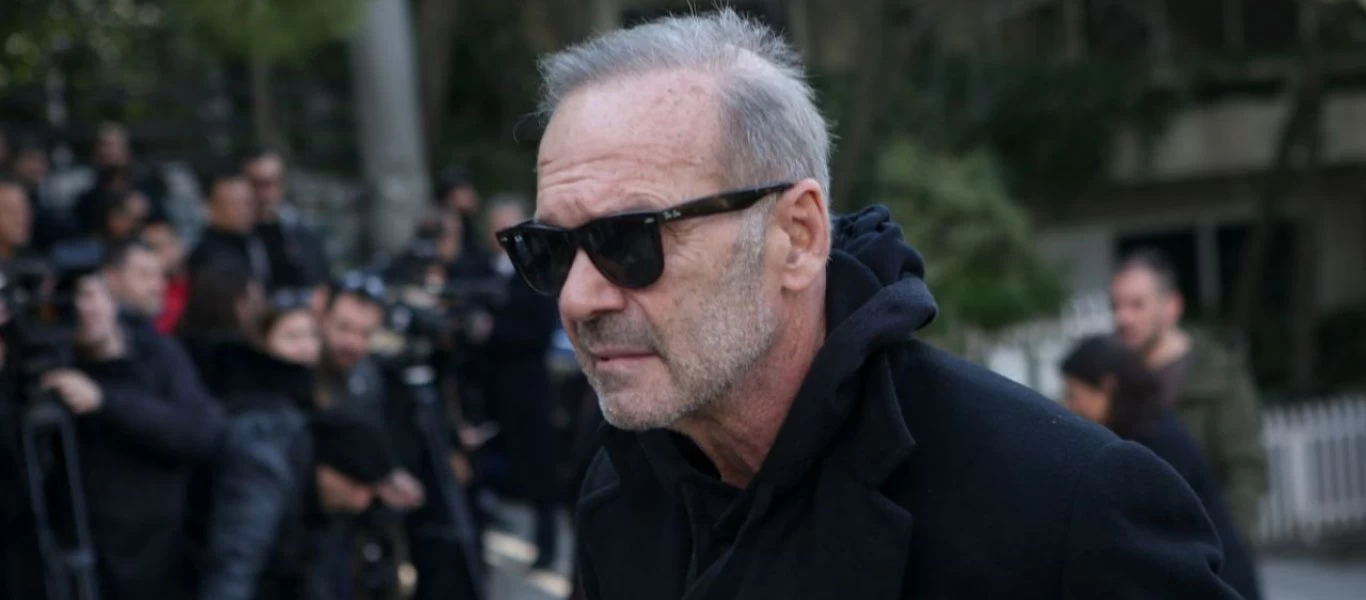 Πέτρος Κωστόπουλος: Καταθέτει μήνυση και αγωγή σε Facebook και Instagram - Εμφανίζουν ότι κέρδισε εκατομμύρια (φωτο)